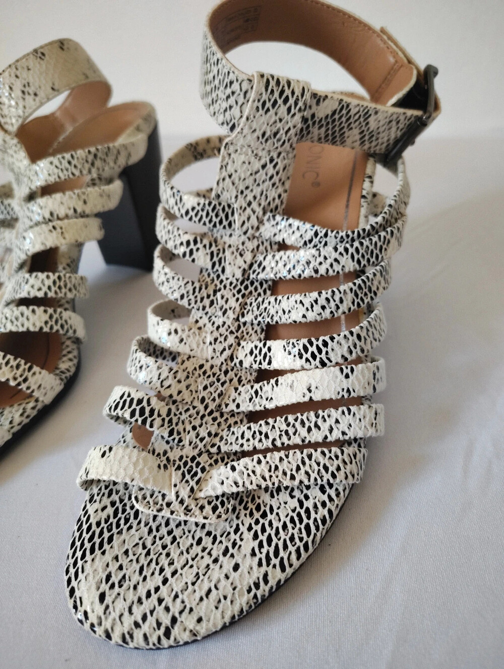NWOB Vionic Sami Caged Sandals Snake Print Open Toe Block Heel Black White Sz 10
